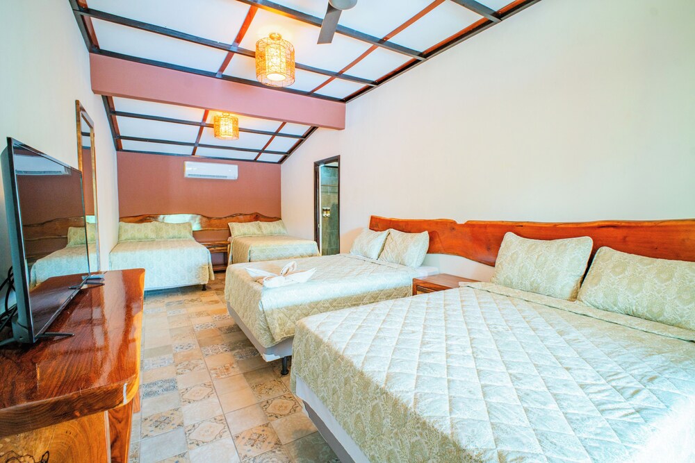 Superior Quadruple Room photo 3