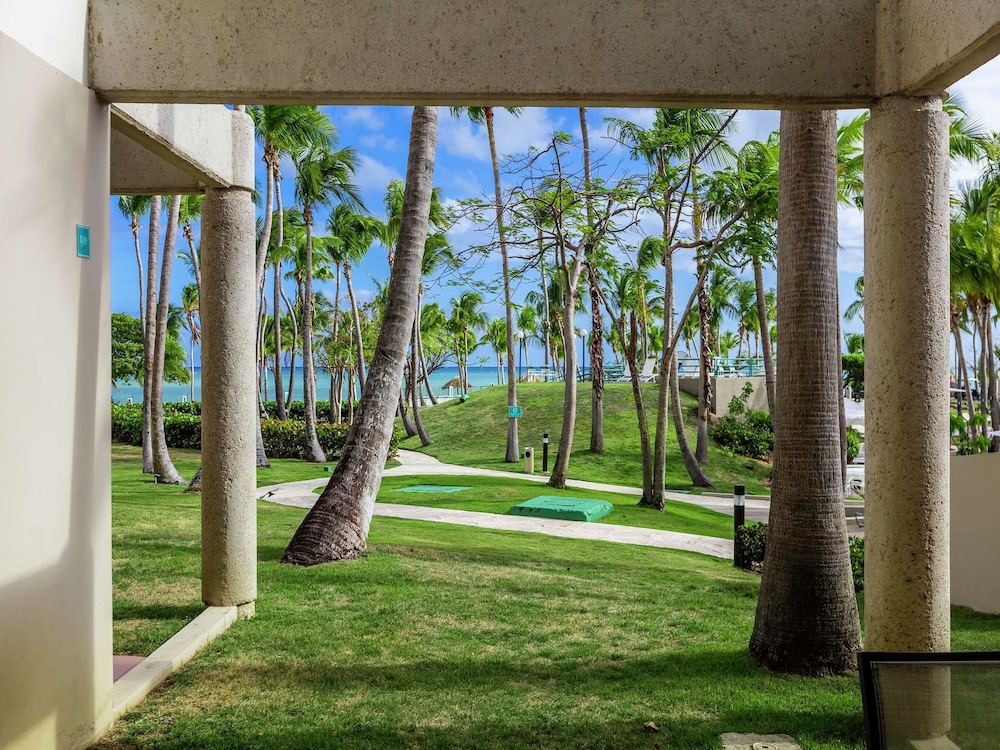 Oceanfront Patio Room with 2 Double Beds - Photo 4