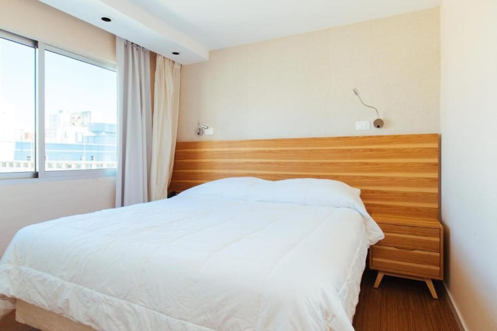 Premium Suite - Photo 11