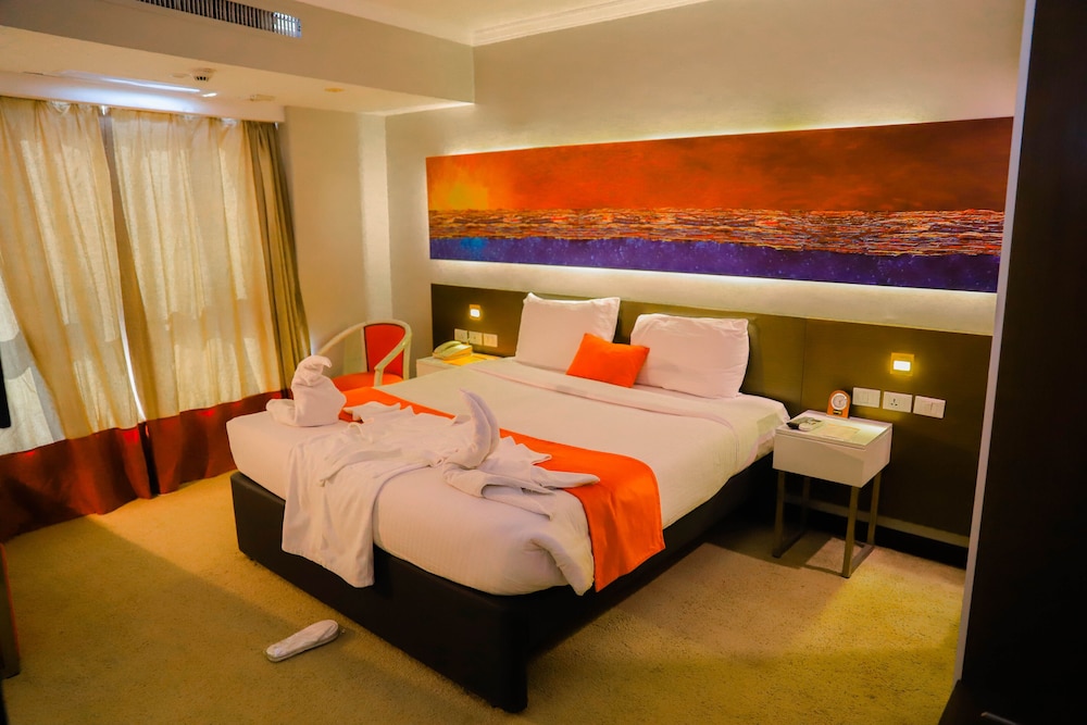 Junior Suite, 1 Bedroom, River View photo 2