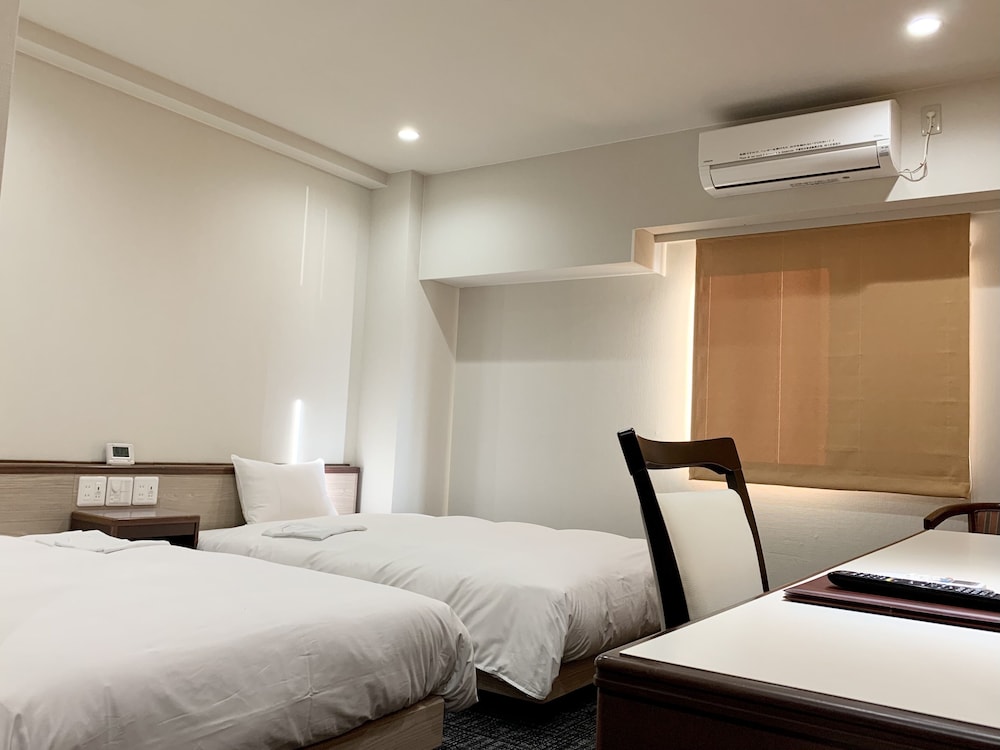 Basic Twin Room, 2 Twin Beds, Non Smoking photo 2