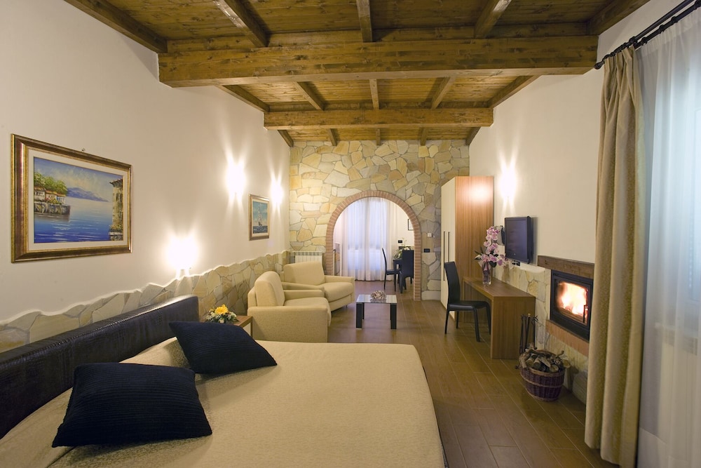 Suite, Garden View photo 3