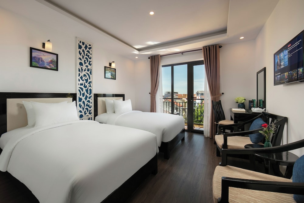 Deluxe Twin Room, Balcony, Pool View
