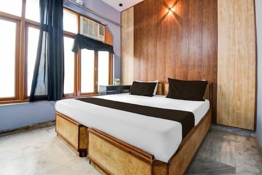 Economy Room, 1 Double Bed, Smoking, Balcony