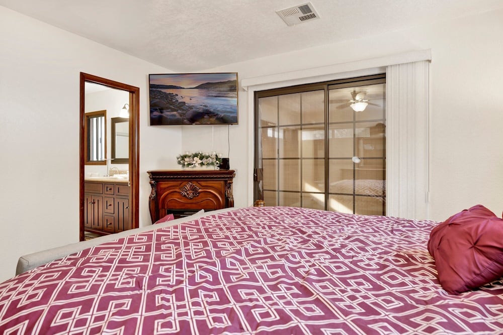 Cabin, Multiple Beds, Patio, Mountain View (2382) photo 2