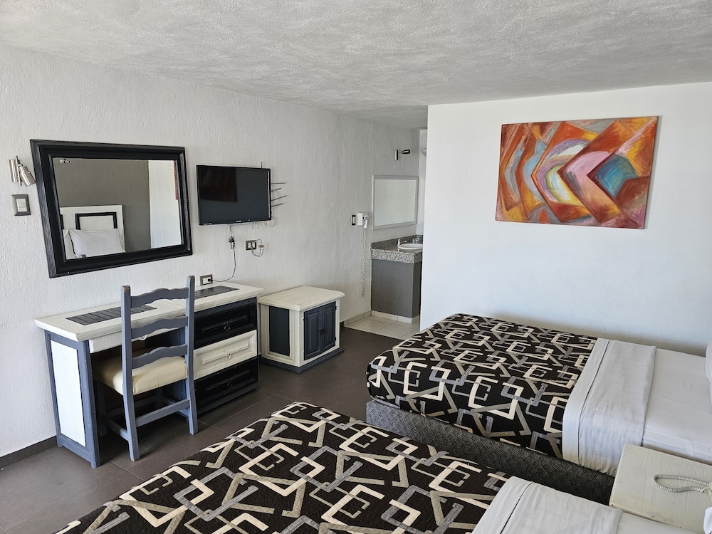 Basic Double Room photo 3