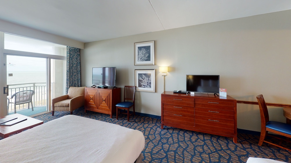 Deluxe Studio, 2 Queen Beds, Oceanfront - Photo 2