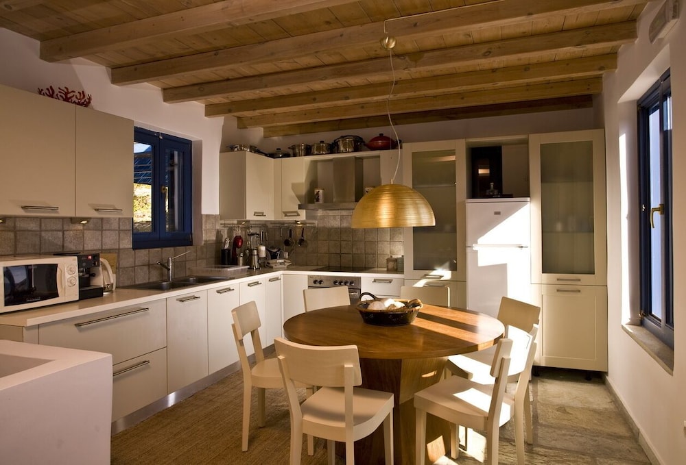 Grand Villa, Sea View (Blue) photo 2