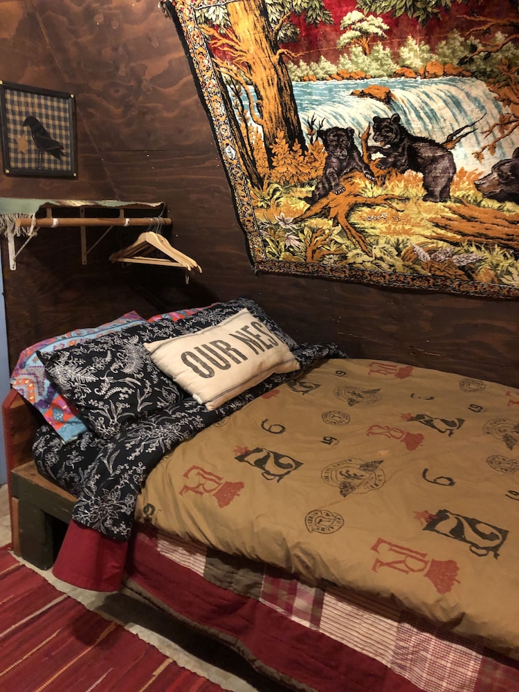 Basic Cabin, 1 Double Bed photo 3