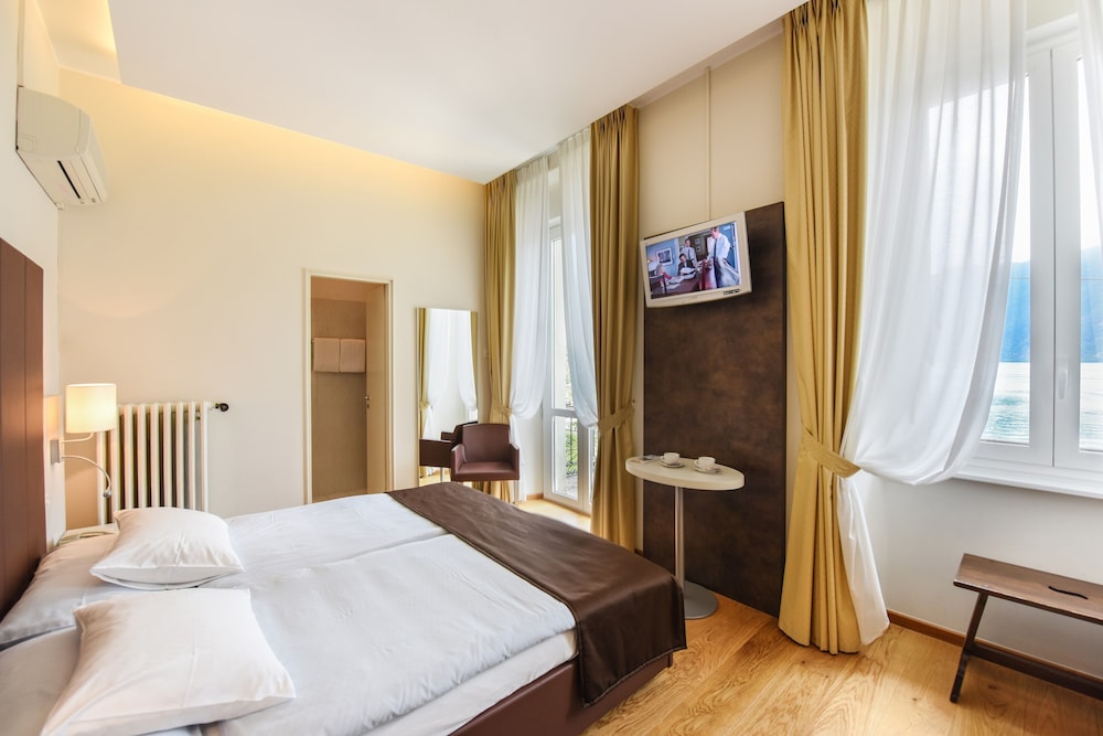Basic Double Room, Lake View