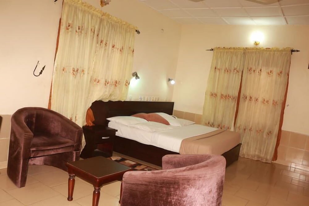 King Size Room - Photo 1