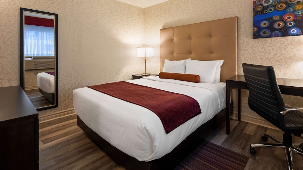 Standard Room, 1 Queen Bed, Non Smoking (Small Room) - Photo 2