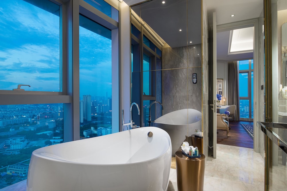 Club Suite, 1 King Bed, Club Lounge Access (Prestige)
