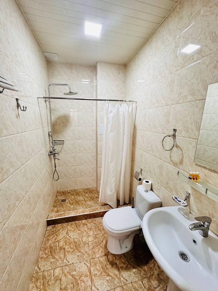 Standard Triple Room - Photo 6