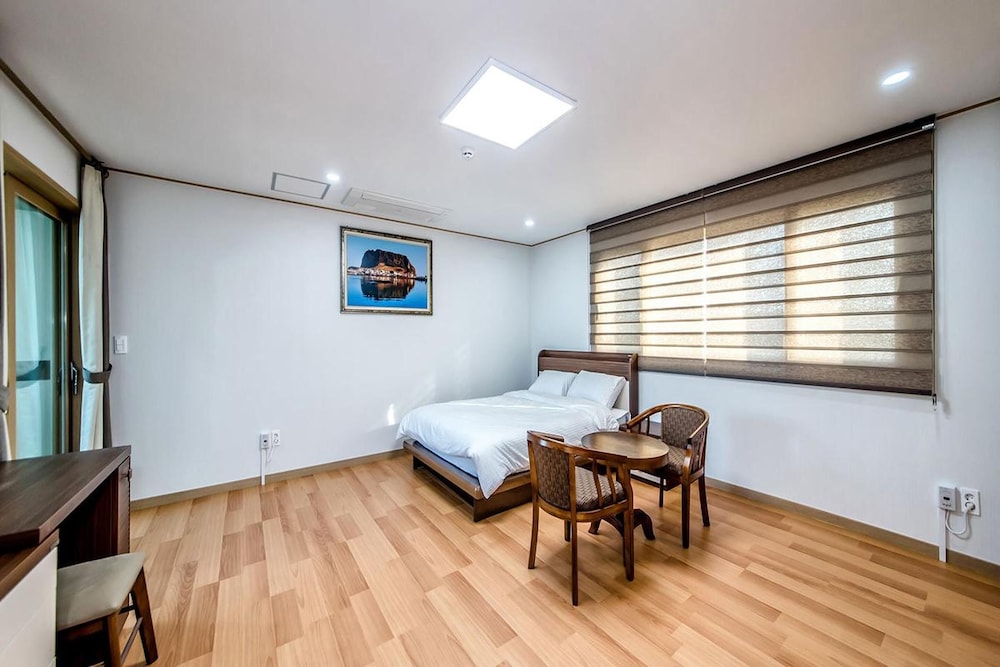 Basic Room, 1 Bedroom (Type B 1 (ocean view)) - Photo 1