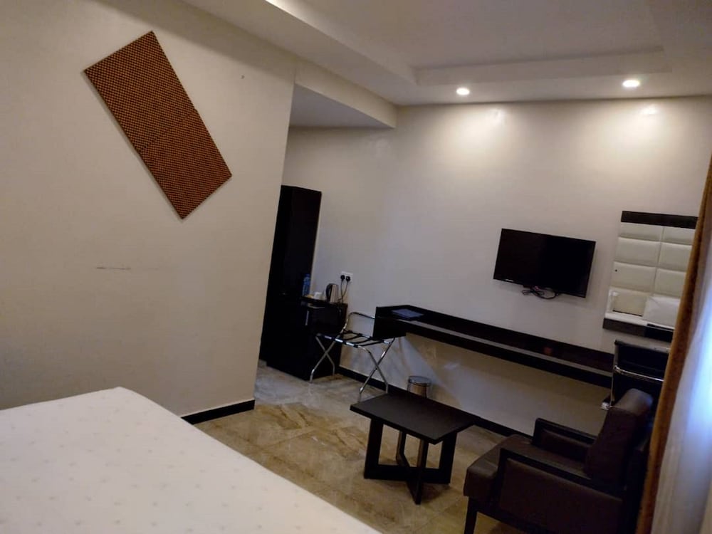 Deluxe Room - Photo 4