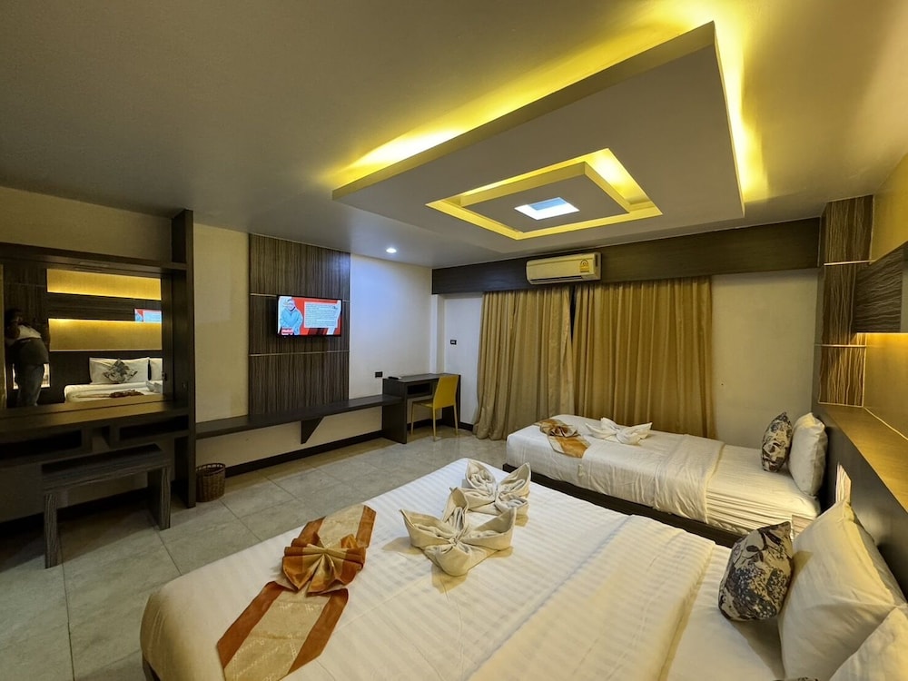 Deluxe Triple Room - Photo 17