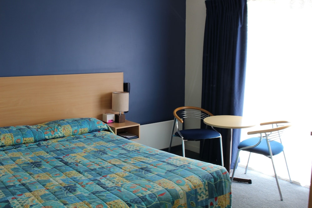 Deluxe Studio, 1 Queen Bed, City View photo 1