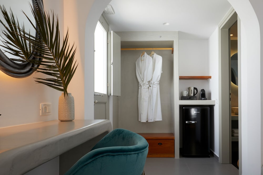 Family Double Room, 1 Bedroom, Jetted Tub, Mountain View