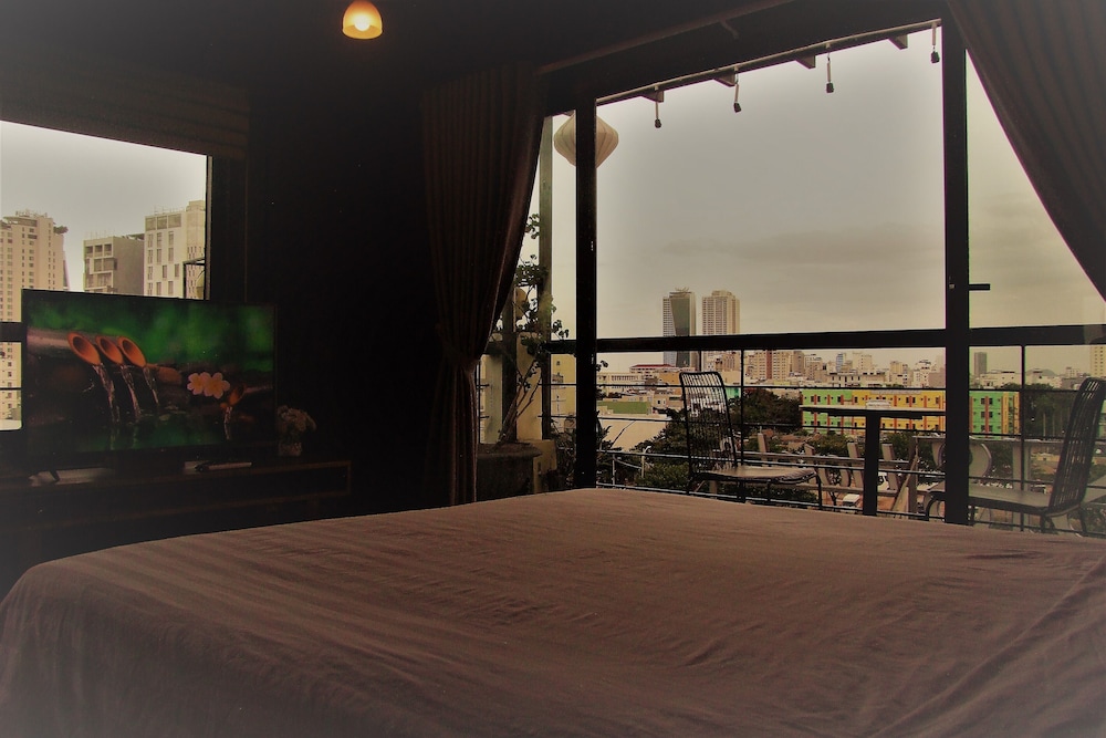 Deluxe Loft, City View