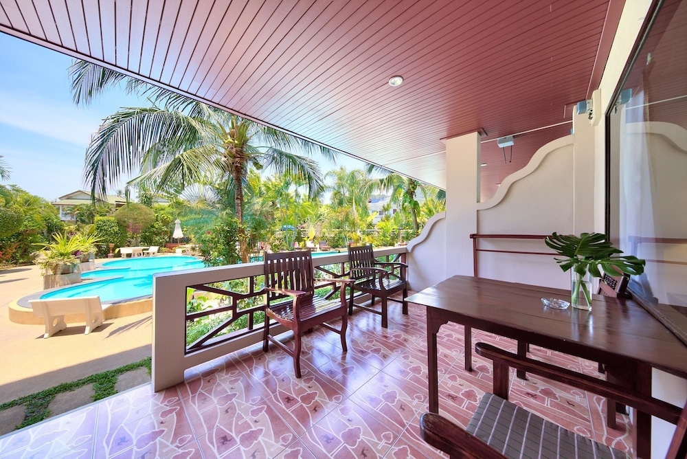 Deluxe Double Room, 1 Double Bed, Kitchen, Poolside photo 3