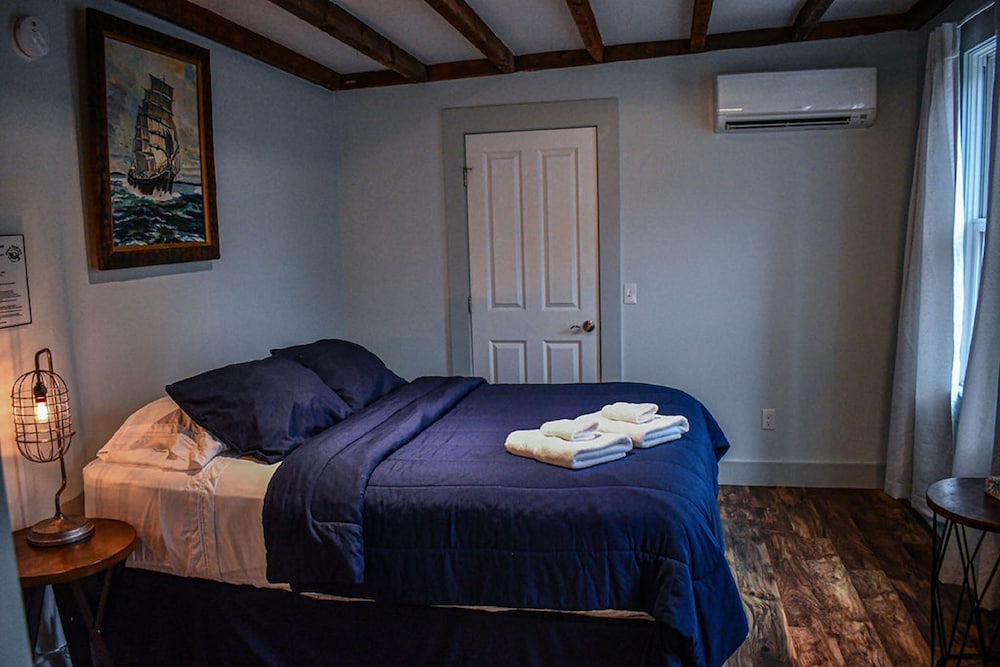 Standard Room, 1 Queen Bed photo 1