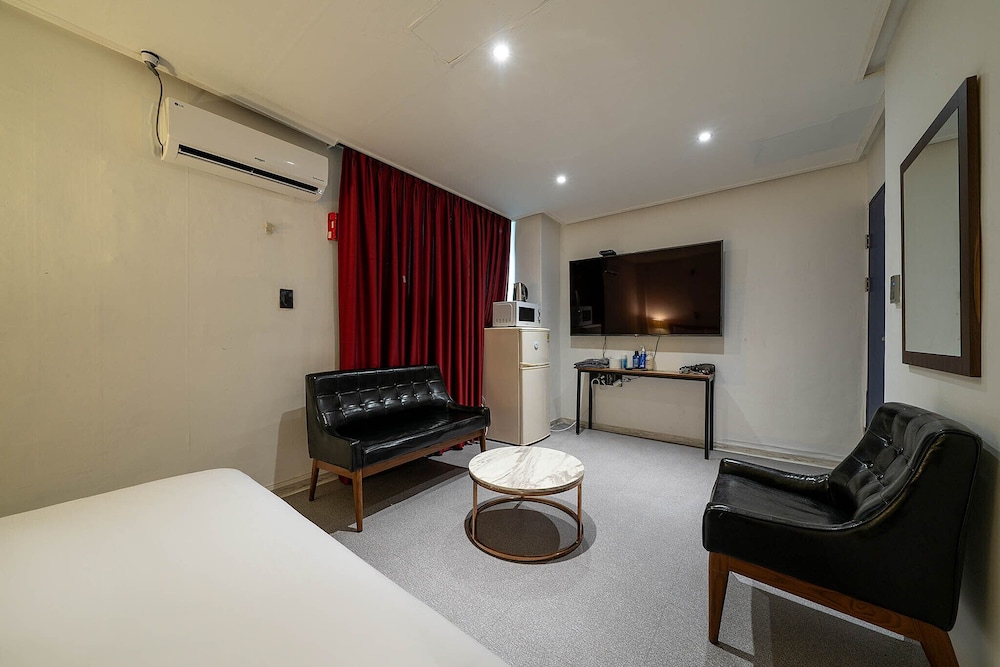 Standard Room - Photo 11