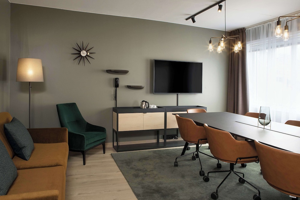 Suite (Master) - Photo 2