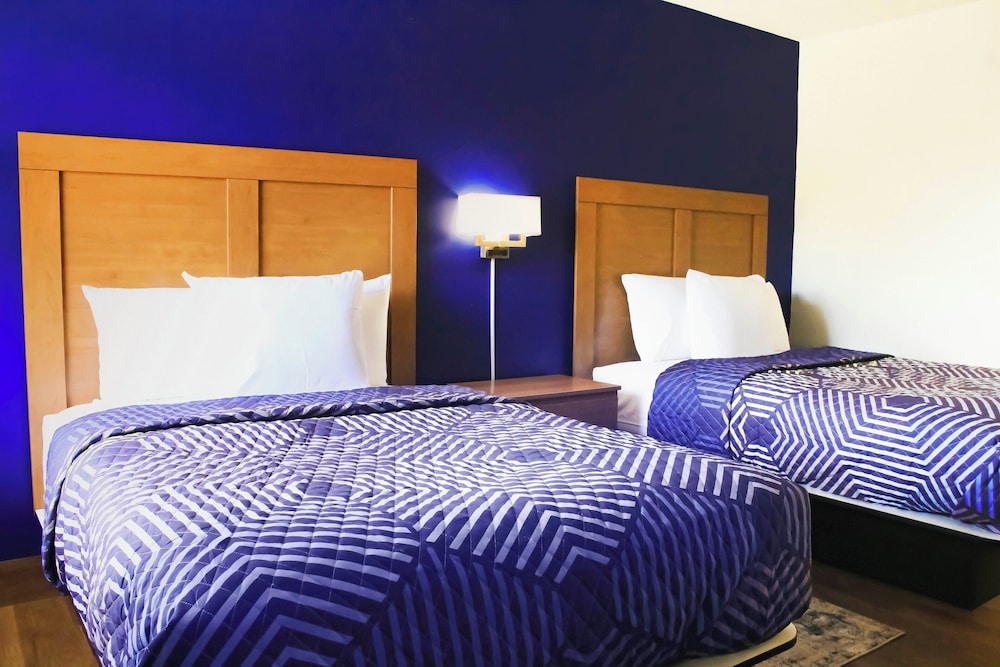 Basic Room, 2 Double Beds, Non-Smoking, Exterior Entry