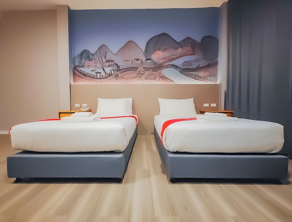 Deluxe Double or Twin Room - Photo 9