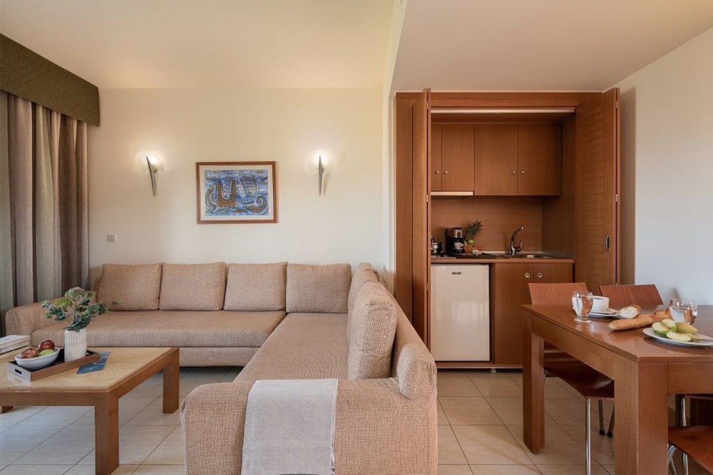 Sea View Suite - Photo 6