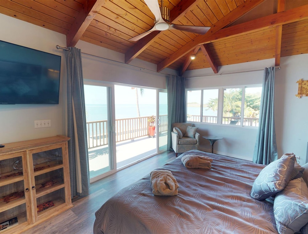 Ocean Front Suite photo 3