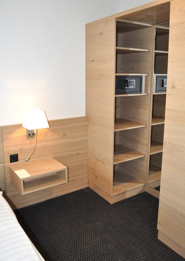 Junior Suite, 1 Double Bed, Balcony, Lake View - Photo 2