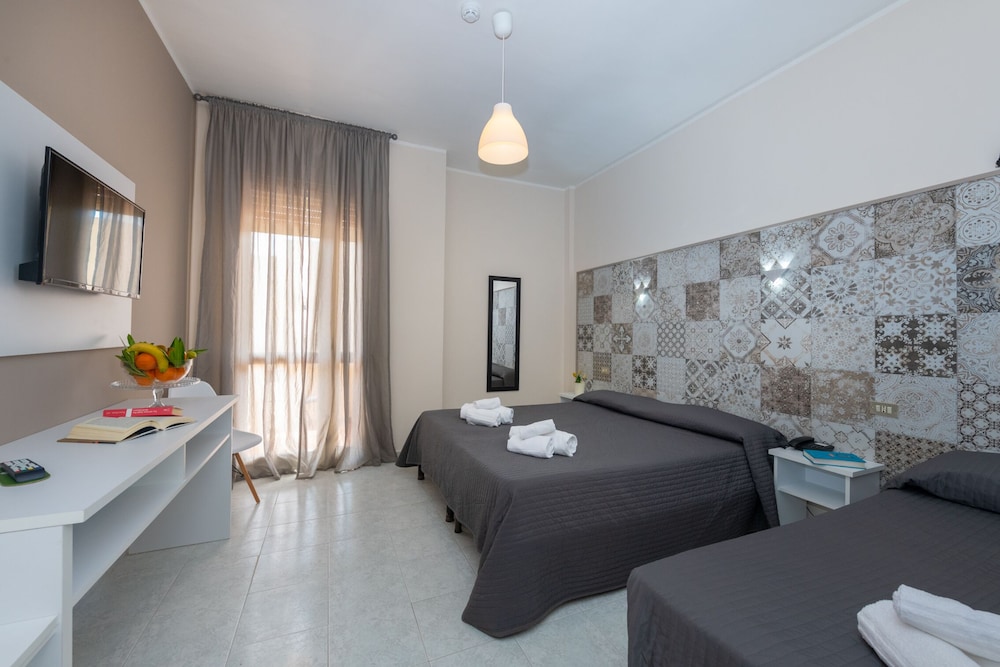 Family Triple Room (2 adults + 1 child)