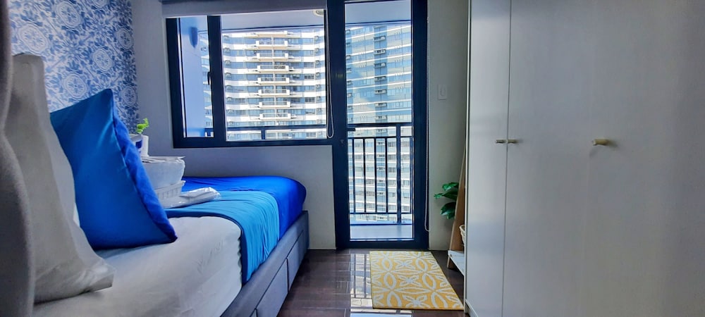 Design Apartment, 1 Bedroom, Kitchen, Pool View photo 2