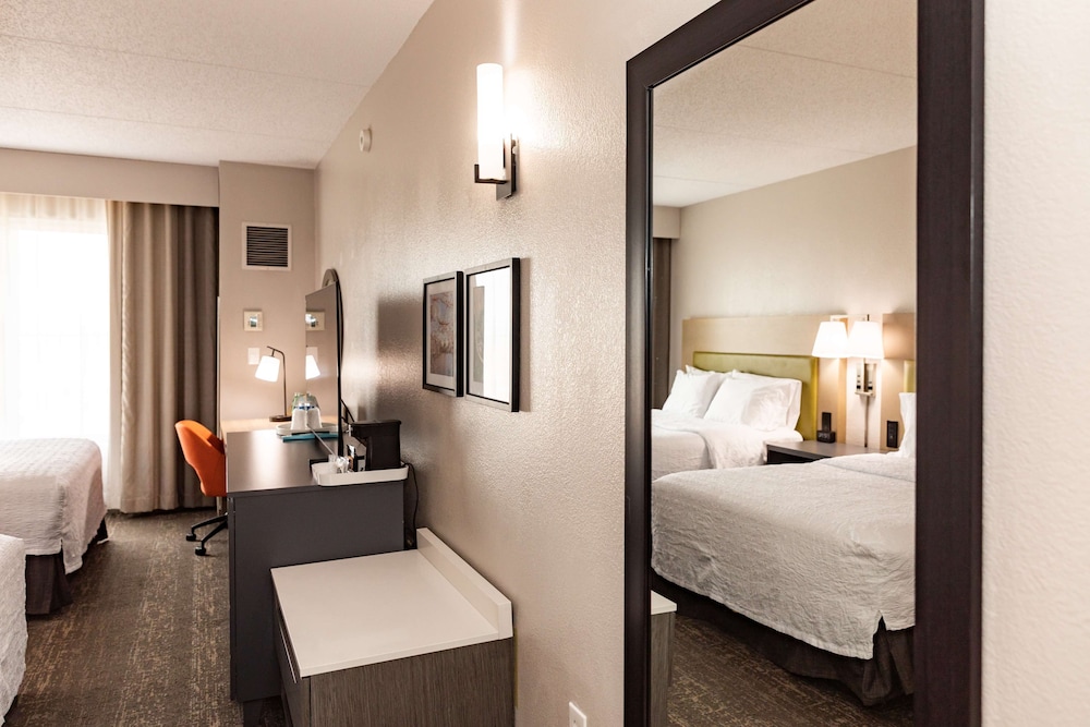 Suite, 2 Queen Beds, Refrigerator & Microwave (Wet bar) - Photo 12