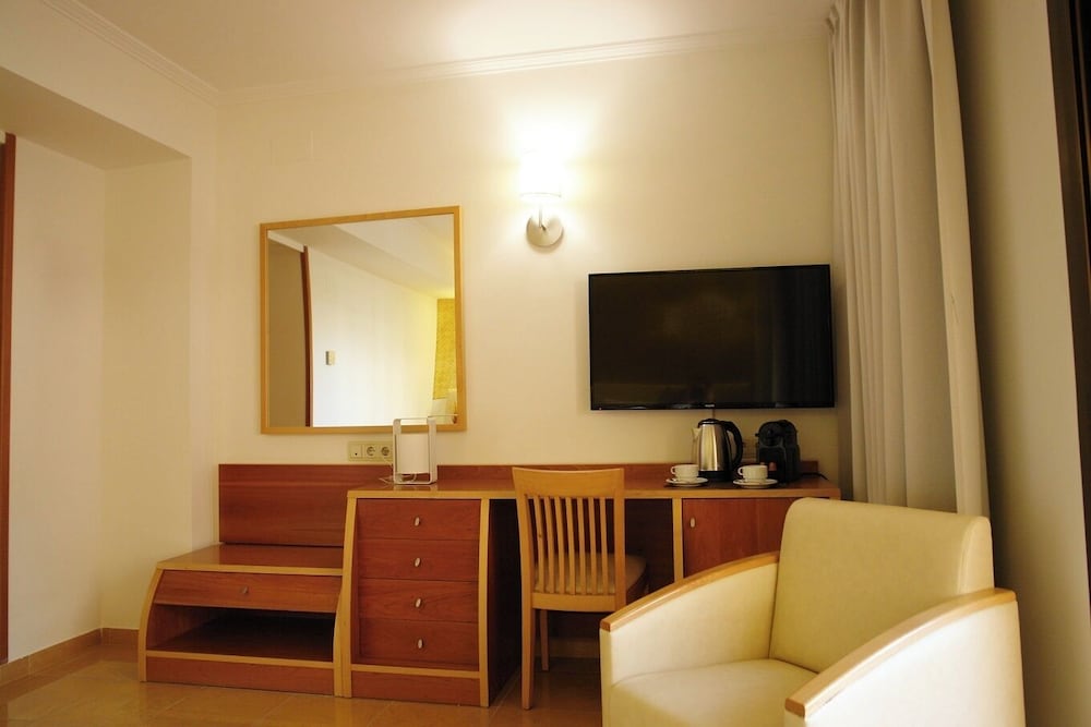 Superior Double Room, Pool View - Photo 2