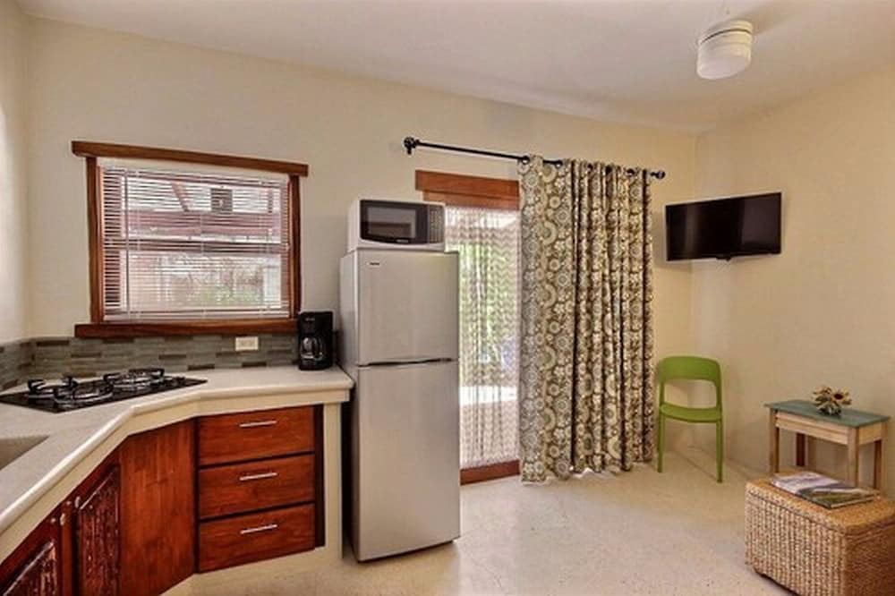 Two Bedroom Poolside Apartment photo 3
