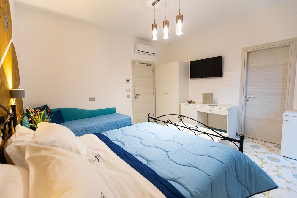 Deluxe Double or Twin Room, Balcony, Courtyard View