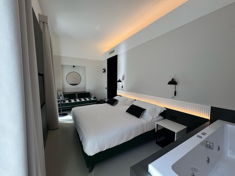 Exclusive Room, City View
