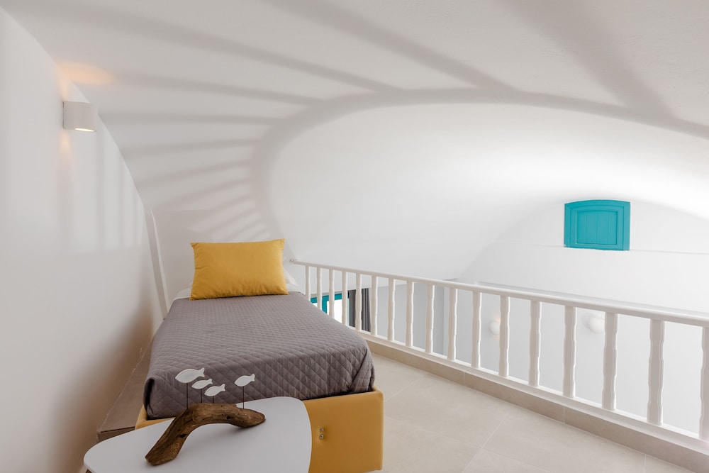 Superior Room, 1 Queen Bed, Sea View - Photo 11