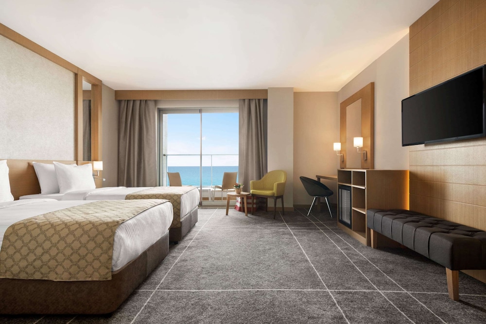 Room, Multiple Beds, Non Smoking - Photo 1