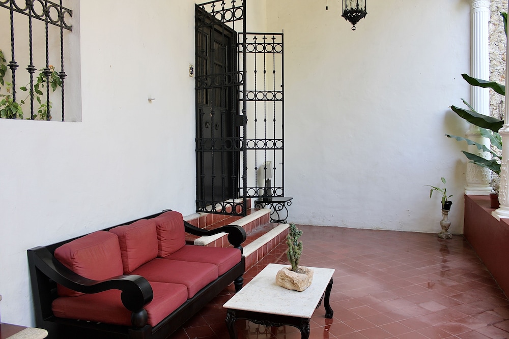 Room, 1 King Bed, Pool View, Ground Floor photo 2
