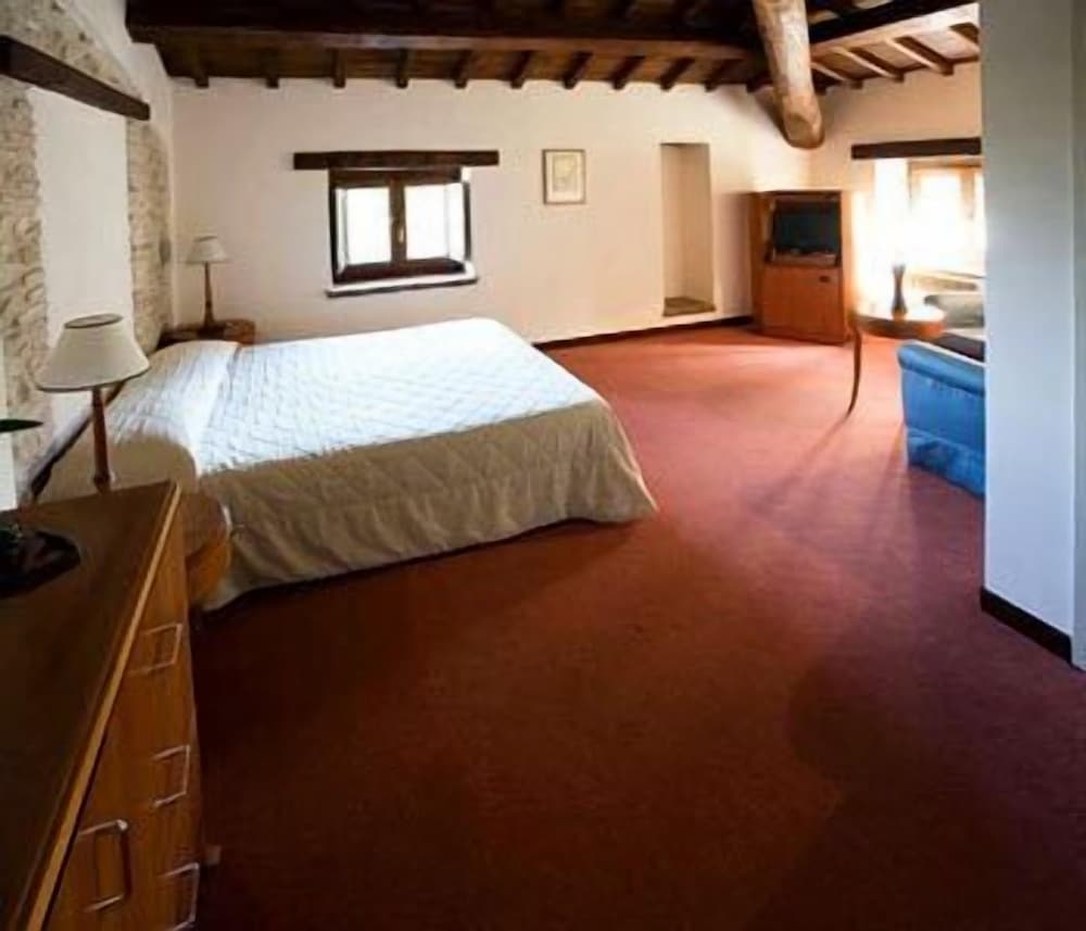 Standard Triple Room photo 3