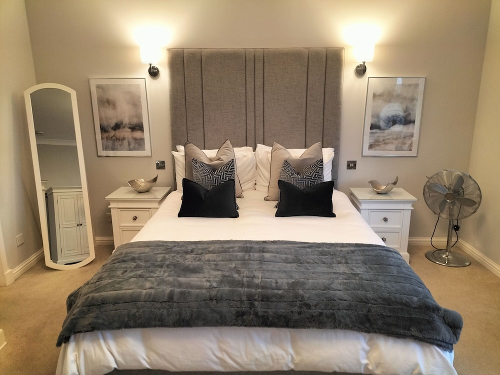 Luxury Double or Twin Room photo 3