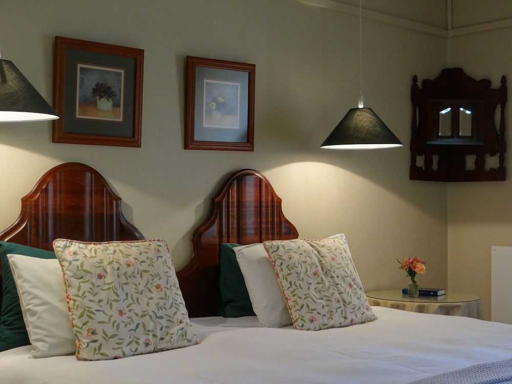 Executive Room, 1 Bedroom (Executive Double/Twin with Sleeper)