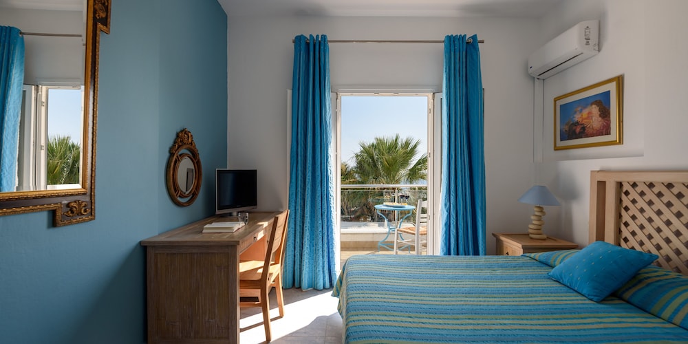 Superior Double Room, Sea View - Photo 1