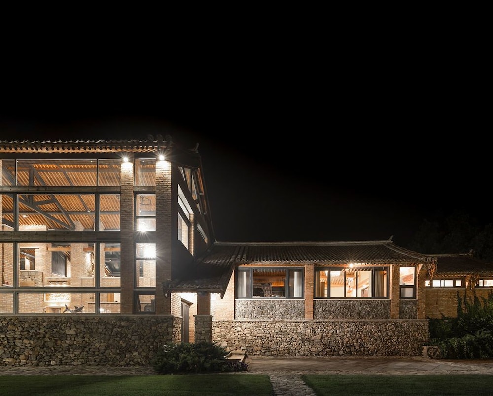 Luxury House photo 3