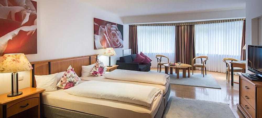 Family Room, Multiple Beds photo 1