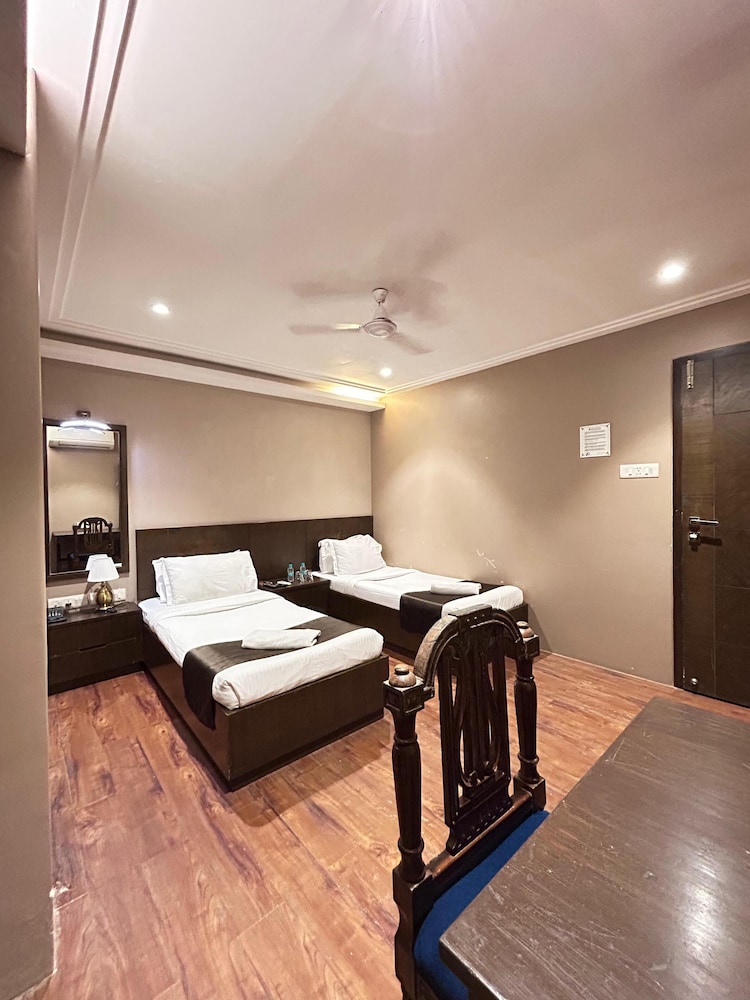 Deluxe Twin Room photo 3